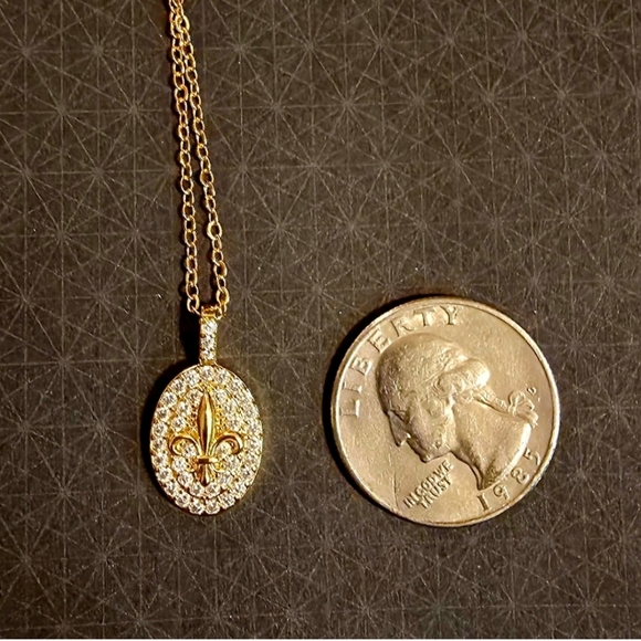 18k Gold Plated Fleur-de-Lis Pendant Necklace - Picture 6 of 7